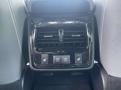 Used 2020 Toyota Avalon Limited w/ Advanced Safety Package FWD image 12