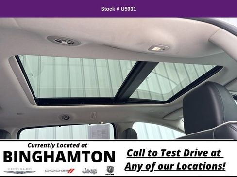 Used 2023 Chrysler Pacifica Limited image 36