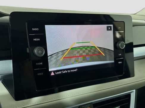 New 2026 Volkswagen Taos SE AWD/4WD image 14