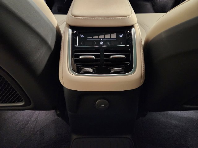 New 2026 Volvo XC90 T8 Plus w/ Protection Package Premier AWD/4WD image 31