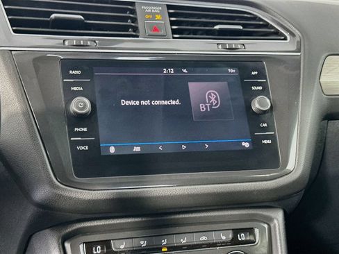 Used 2018 Volkswagen Tiguan SE FWD image 14