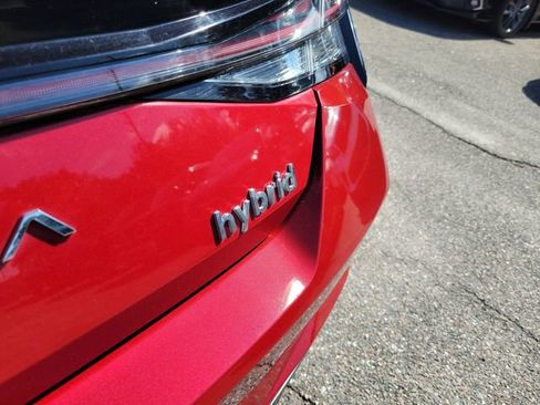 Used 2022 Hyundai Elantra Limited FWD image 8