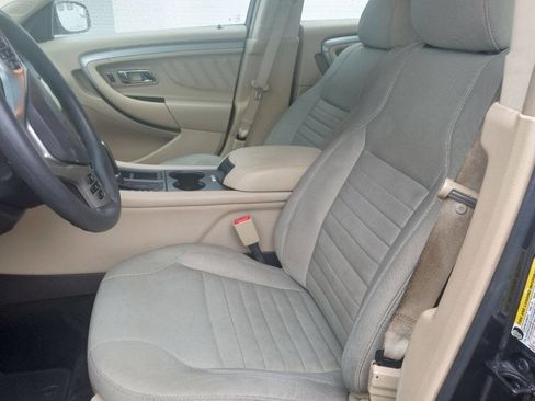 Used 2015 Ford Taurus SE image 10