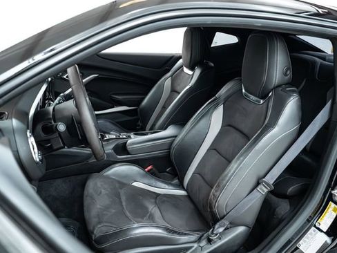 Used 2018 Chevrolet Camaro SS image 16