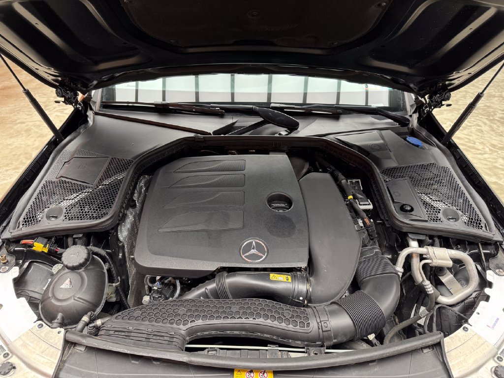 Used 2021 Mercedes-Benz C 300 4MATIC Sedan image 29
