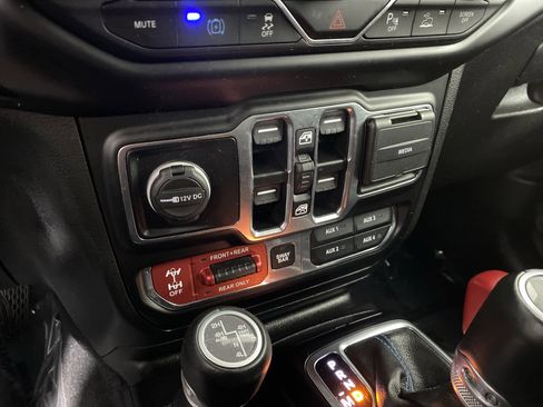 Used 2021 Jeep Wrangler Unlimited Rubicon 4xe w/ Steel Bumper Group image 32