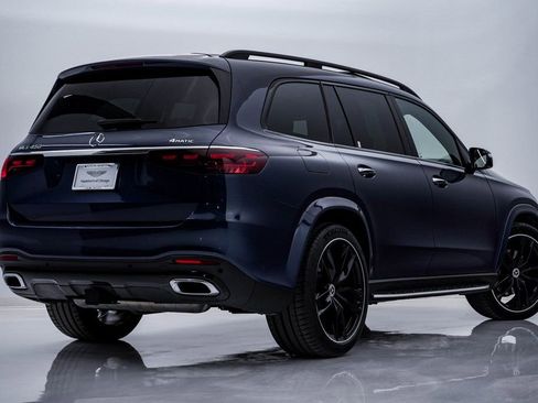 Used 2024 Mercedes-Benz GLS 450 4MATIC image 9