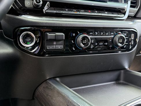 Used 2024 Chevrolet Silverado 2500 LTZ w/ LTZ Premium Package AWD/4WD image 28