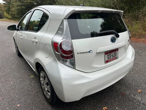 Used 2013 Toyota Prius C Two image 3