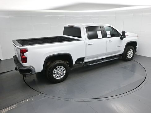 Used 2024 Chevrolet Silverado 2500 LT image 36
