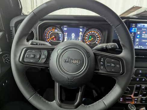 Used 2026 Jeep Gladiator Rubicon AWD/4WD image 15