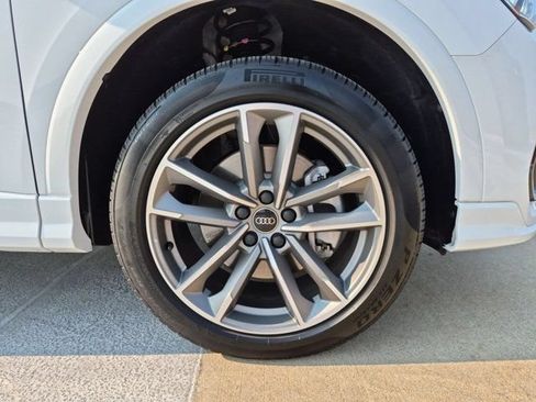 Certified 2025 Audi Q3 2.0T Premium w/ Convenience Package AWD/4WD image 22