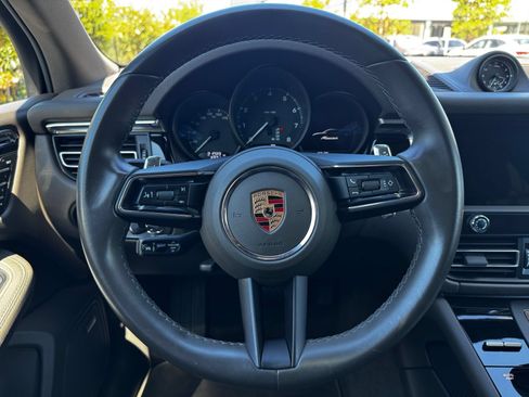 Certified 2024 Porsche Macan AWD/4WD image 17