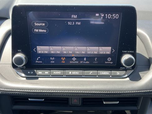 Used 2025 Nissan Rogue SV FWD image 20