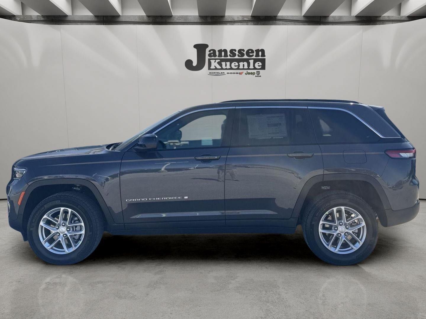 New 2026 Jeep Grand Cherokee Laredo X AWD/4WD image 1