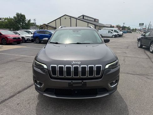 Used 2019 Jeep Cherokee Limited w/ Luxury Group AWD/4WD image 3