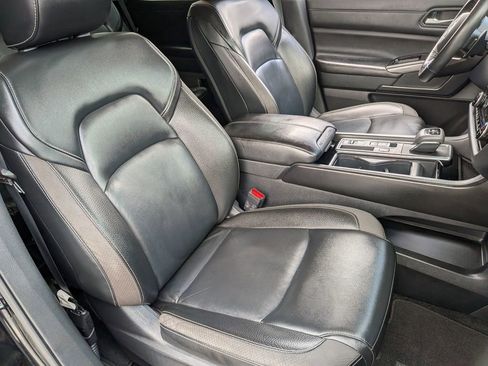 Used 2023 Nissan Pathfinder SL w/ Lighting Package (N92) FWD image 31