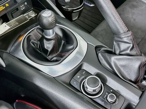 Used 2018 MAZDA MX-5 Miata Club w/ Brembo/BBS Recaro Package RWD image 17