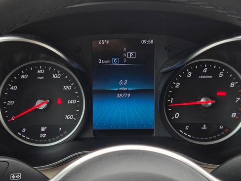 Used 2022 Mercedes-Benz GLC 300 4MATIC image 32