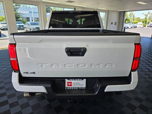 Certified 2025 Toyota Tacoma SR5 w/ SR5 Upgrade Package AWD/4WD image 4