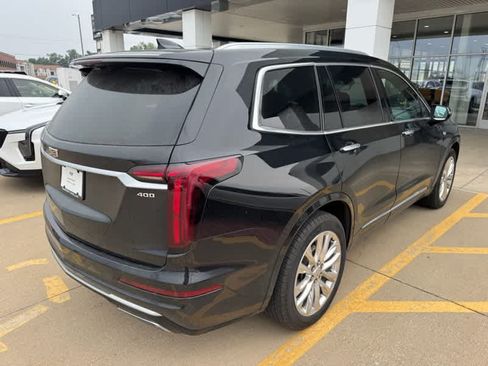 Used 2020 Cadillac XT6 Premium Luxury FWD image 2