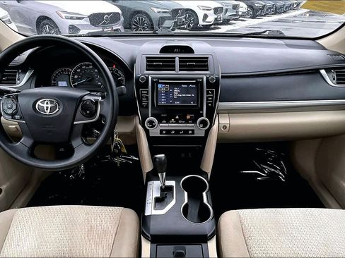 Used 2013 Toyota Camry LE image 14