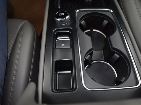 New 2025 Lincoln Corsair Reserve image 18