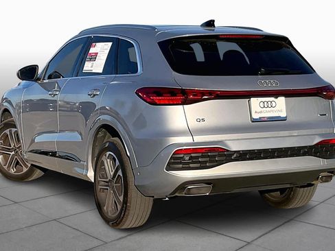 Used 2025 Audi Q5 Premium w/ Convenience Package image 11
