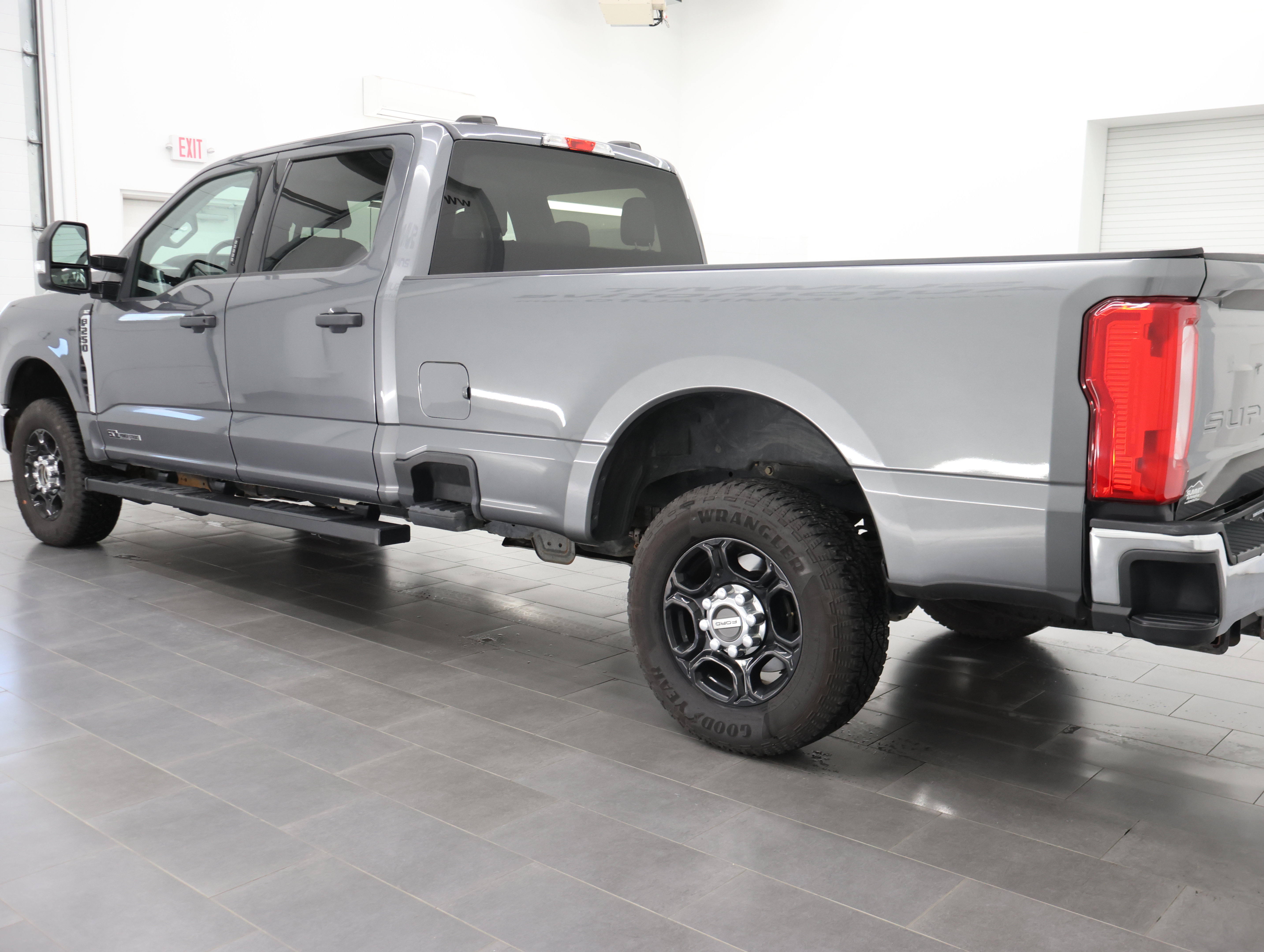 Used 2023 Ford F250 XLT AWD/4WD image 5