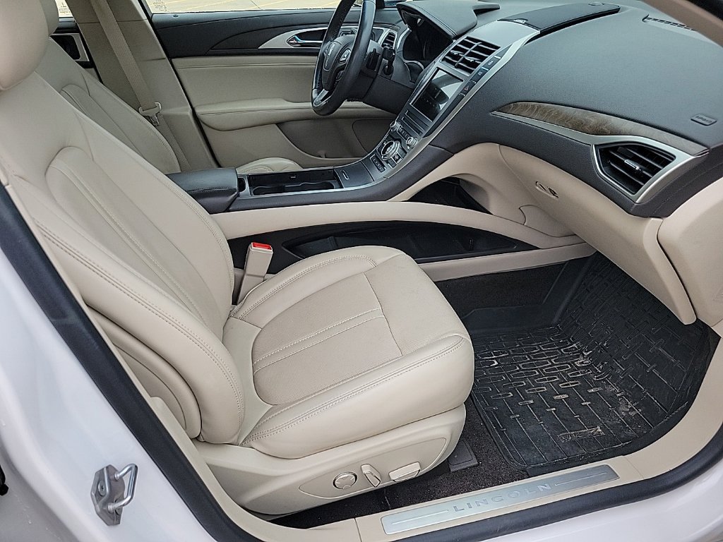 Used 2018 Lincoln MKZ Reserve w/ Climate Package FWD image 12