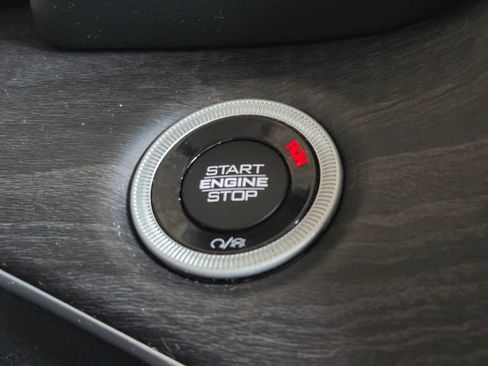 Certified 2024 Jeep Grand Cherokee L Limited AWD/4WD image 10