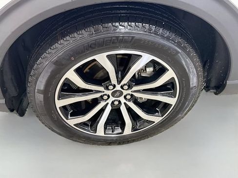 Certified 2025 Ford Explorer ST-Line AWD/4WD image 34