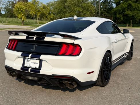 Used 2020 Ford Mustang Shelby GT500 w/ Technology Package RWD image 3