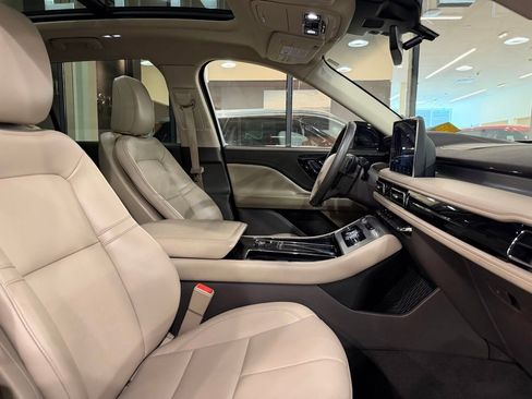 Used 2023 Lincoln Aviator AWD w/ Premium Package image 26