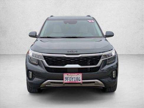 Used 2023 Kia Seltos SX w/ SX Sunroof Package AWD/4WD image 2