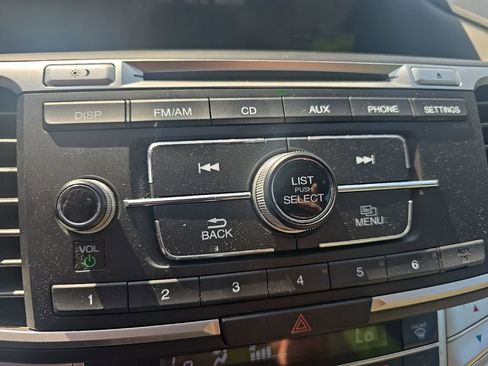 Used 2015 Honda Accord LX image 17