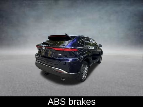 Used 2023 Toyota Venza XLE AWD/4WD image 7