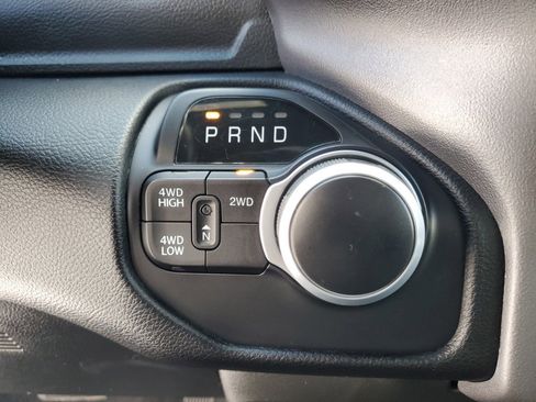 Used 2024 RAM 2500 Big Horn w/ Bed Utility Group image 17