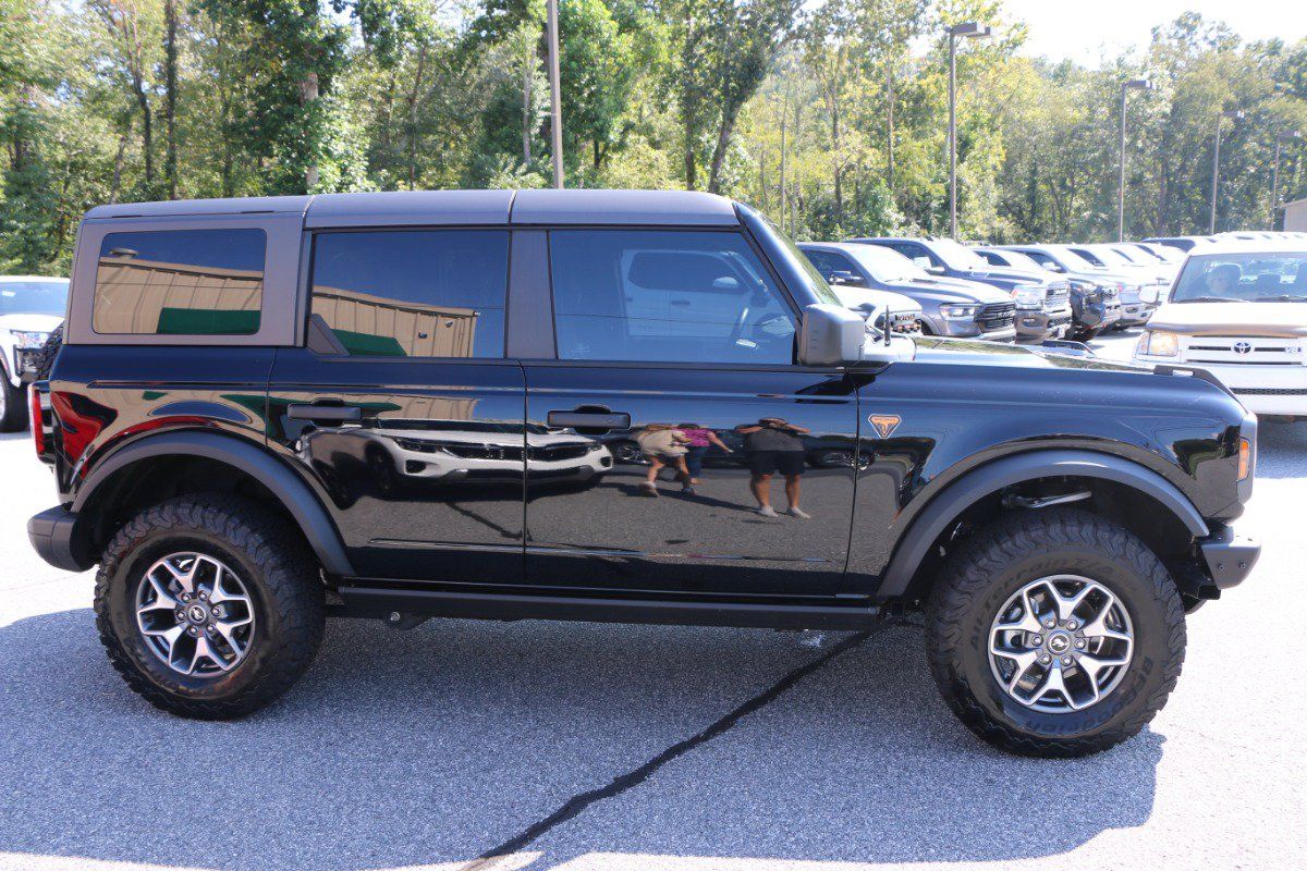 Used 2025 Ford Bronco Badlands AWD/4WD image 8