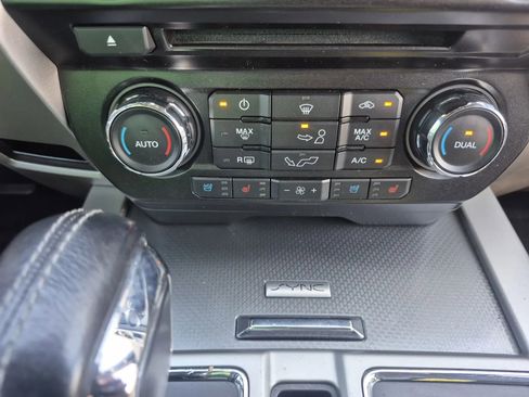 Used 2015 Ford F150 Lariat AWD/4WD image 28