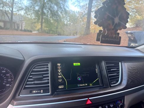 Used 2015 Hyundai Genesis 5.0 image 18