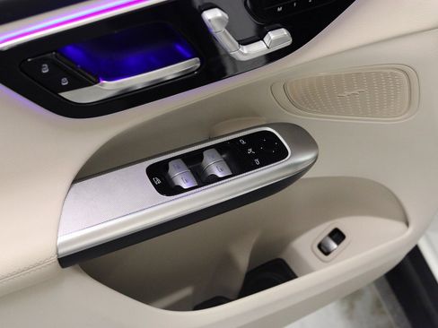 Certified 2025 Mercedes-Benz GLC 300 4MATIC image 22