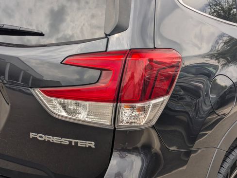 Used 2019 Subaru Forester Limited AWD/4WD image 12