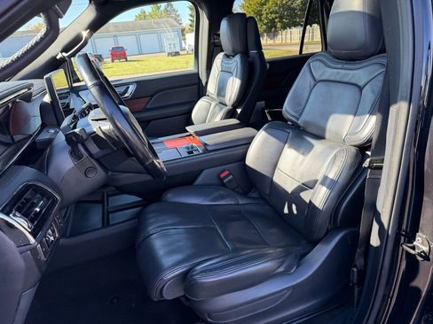 Used 2022 Lincoln Navigator Reserve w/ Equipment Group 201A image 28