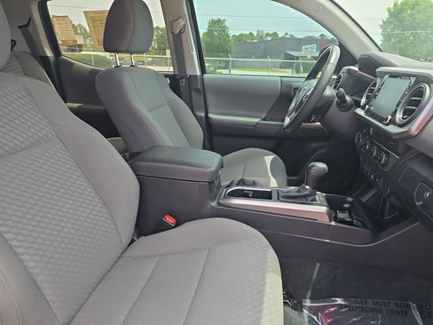 Used 2023 Toyota Tacoma SR5 w/ Technology Package AWD/4WD image 10