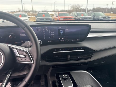 Used 2025 Buick Enclave Preferred image 26