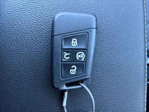 Used 2025 Volkswagen Jetta SE image 24