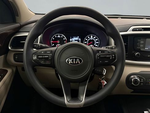 Used 2016 Kia Sorento LX image 17