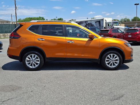 Used 2019 Nissan Rogue SV AWD/4WD image 7