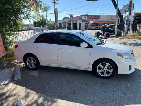 Used 2013 Toyota Corolla LE w/ Premium Pkg FWD image 4